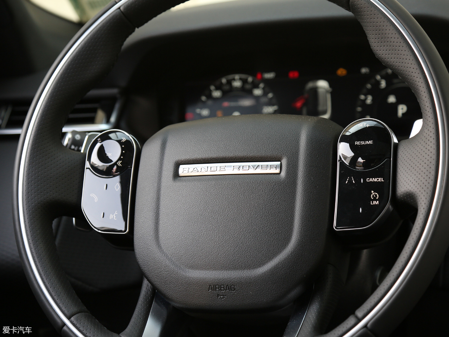 2018} P380 R-DYNAMIC SE