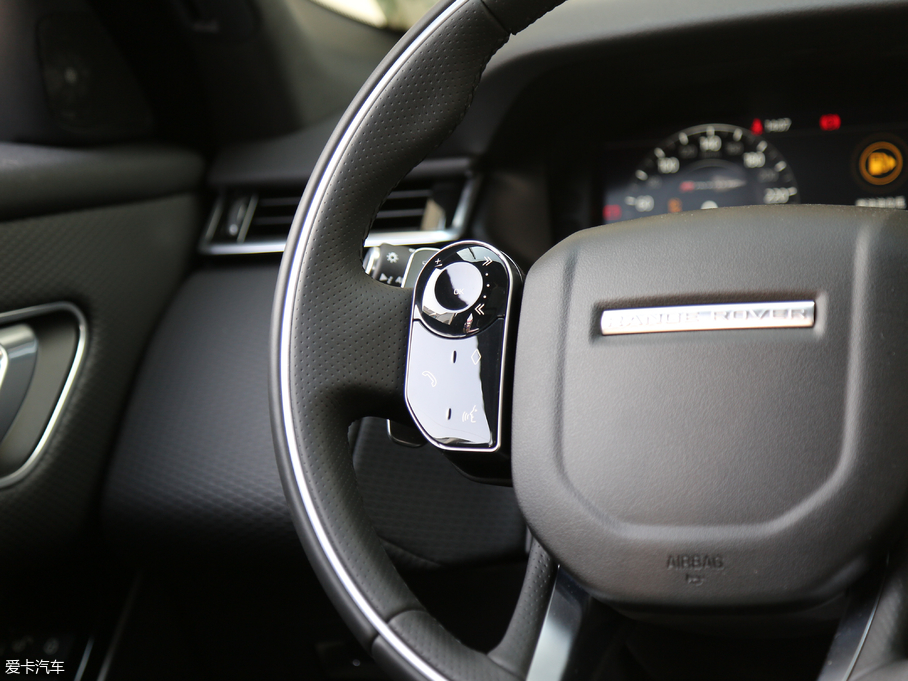 2018} P380 R-DYNAMIC SE