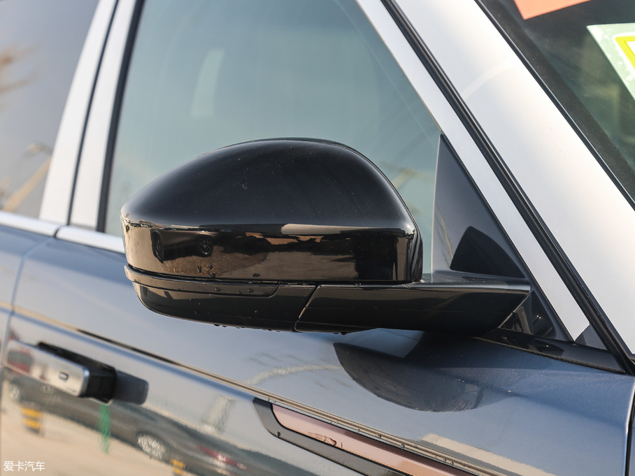 2018} P300 S R-DYNAMIC