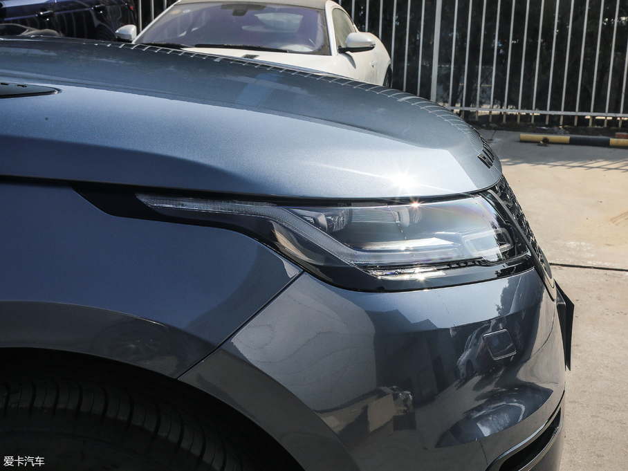 2018} P300 S R-DYNAMIC