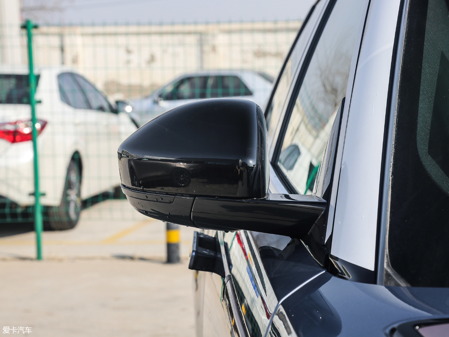 2018} P300 S R-DYNAMIC