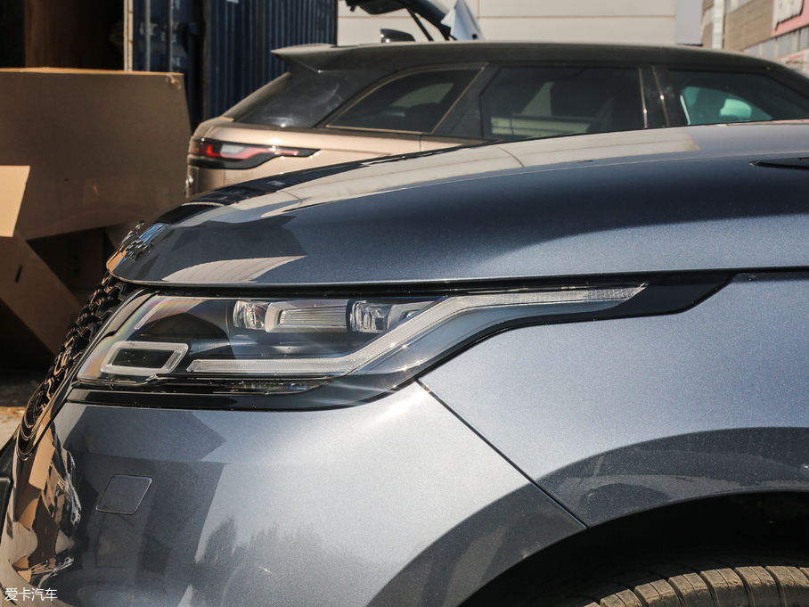 2018} P300 S R-DYNAMIC