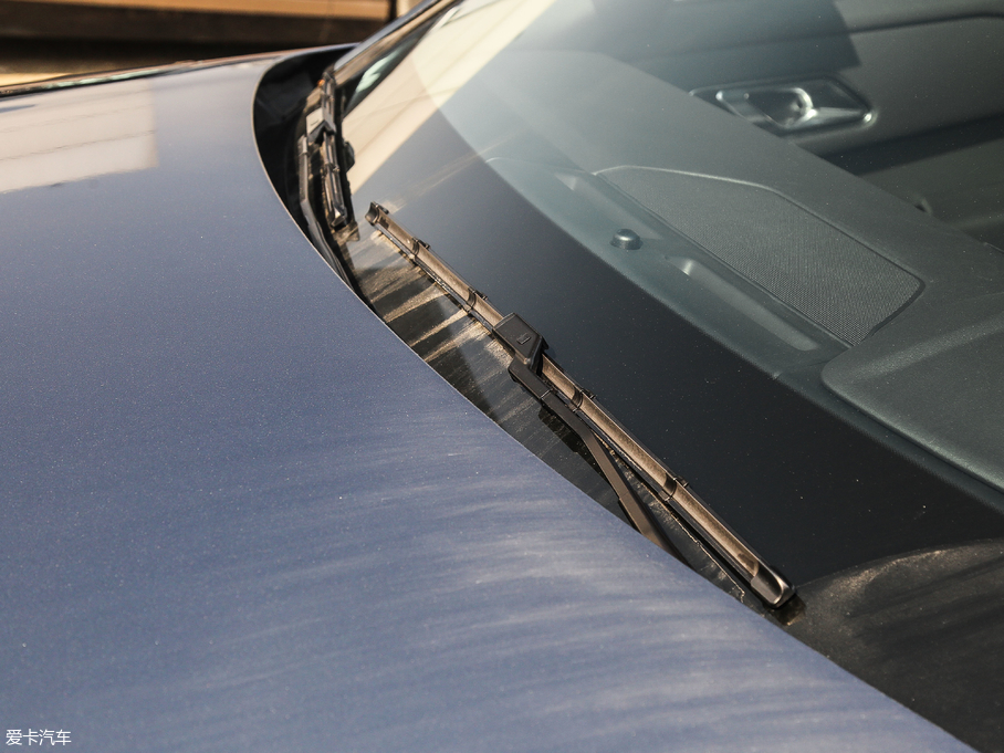 2018} P300 S R-DYNAMIC