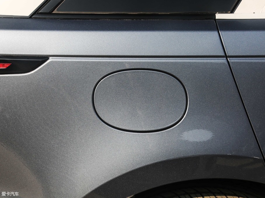 2018} P300 S R-DYNAMIC