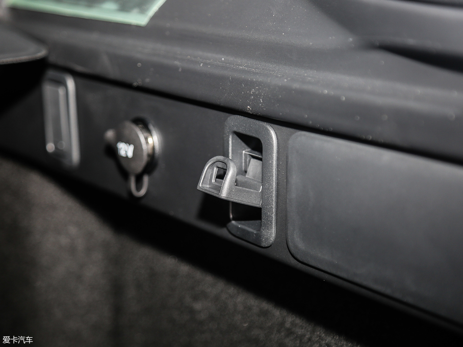 2018} P300 S R-DYNAMIC