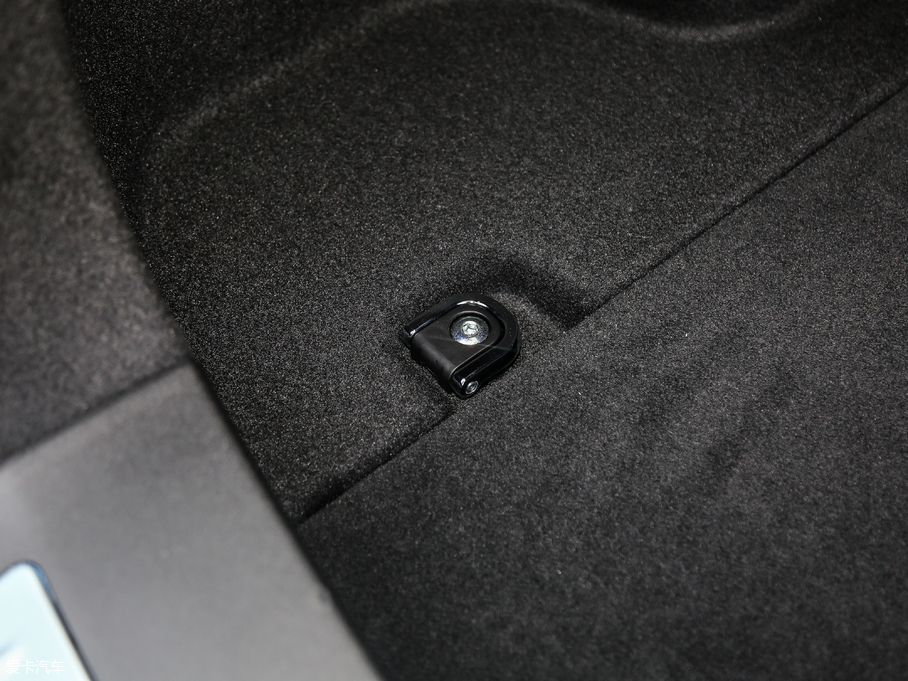 2018} P300 S R-DYNAMIC