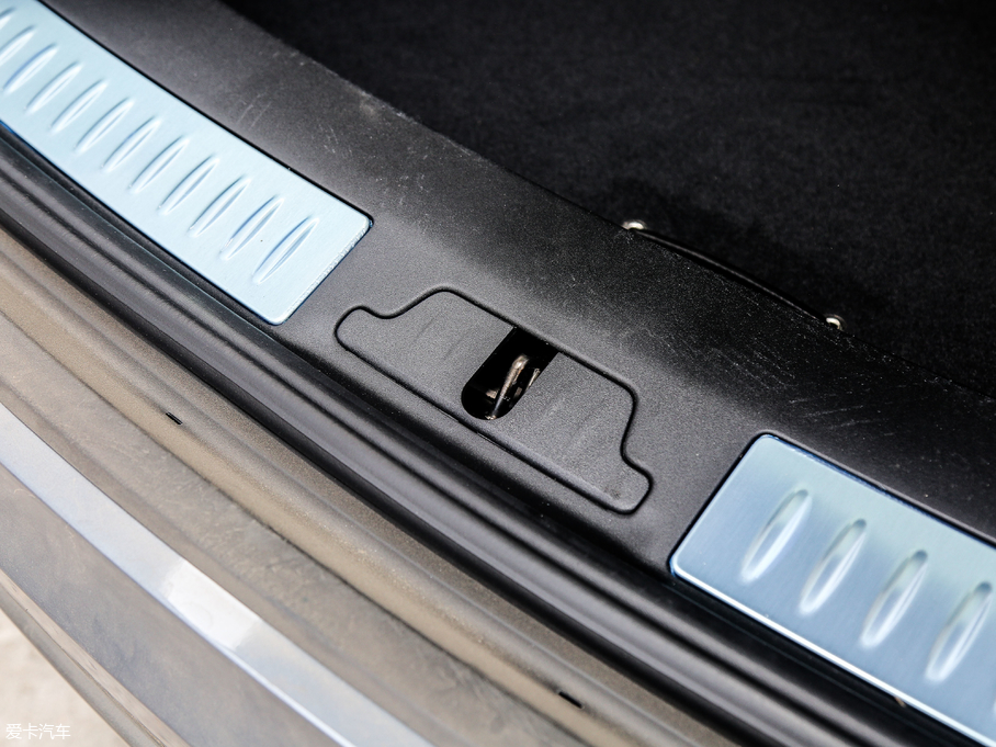 2018} P300 S R-DYNAMIC