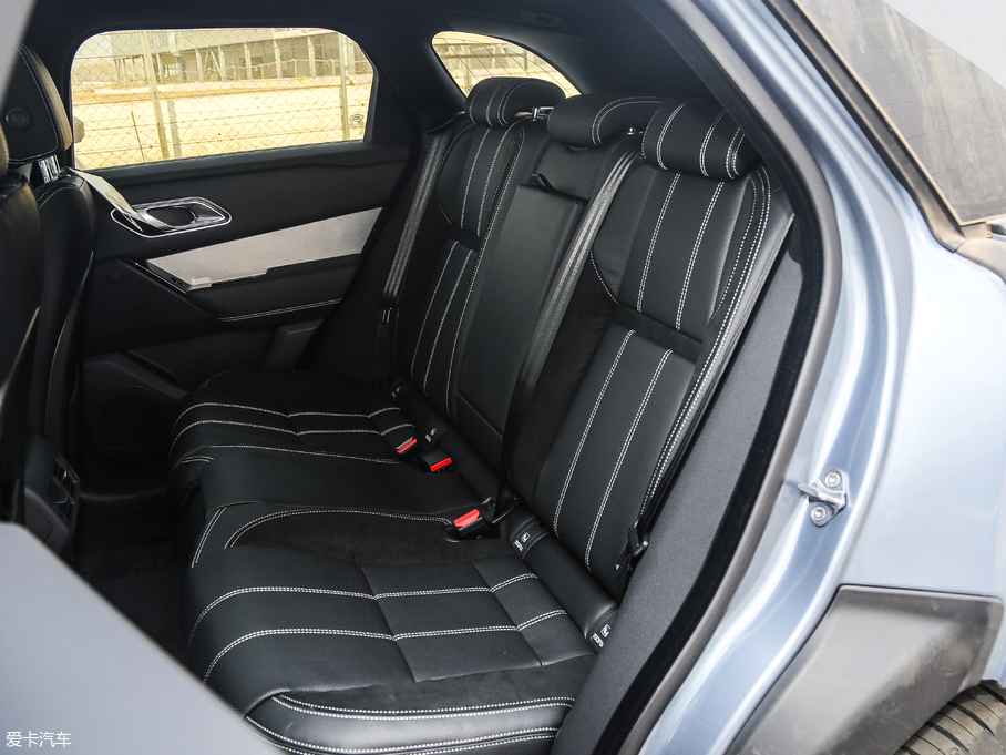 2018} P300 S R-DYNAMIC