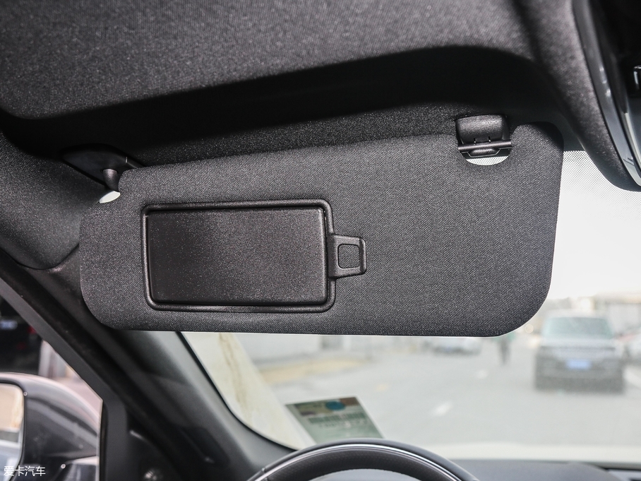 2018} P300 S R-DYNAMIC