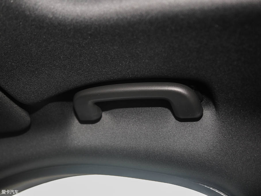 2018} P300 S R-DYNAMIC