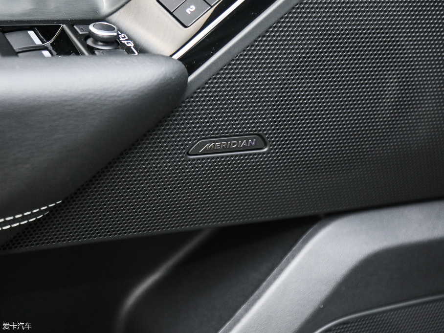 2018} P300 S R-DYNAMIC