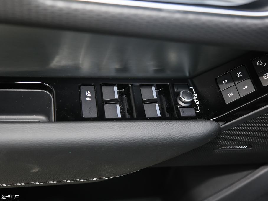 2018} P300 S R-DYNAMIC