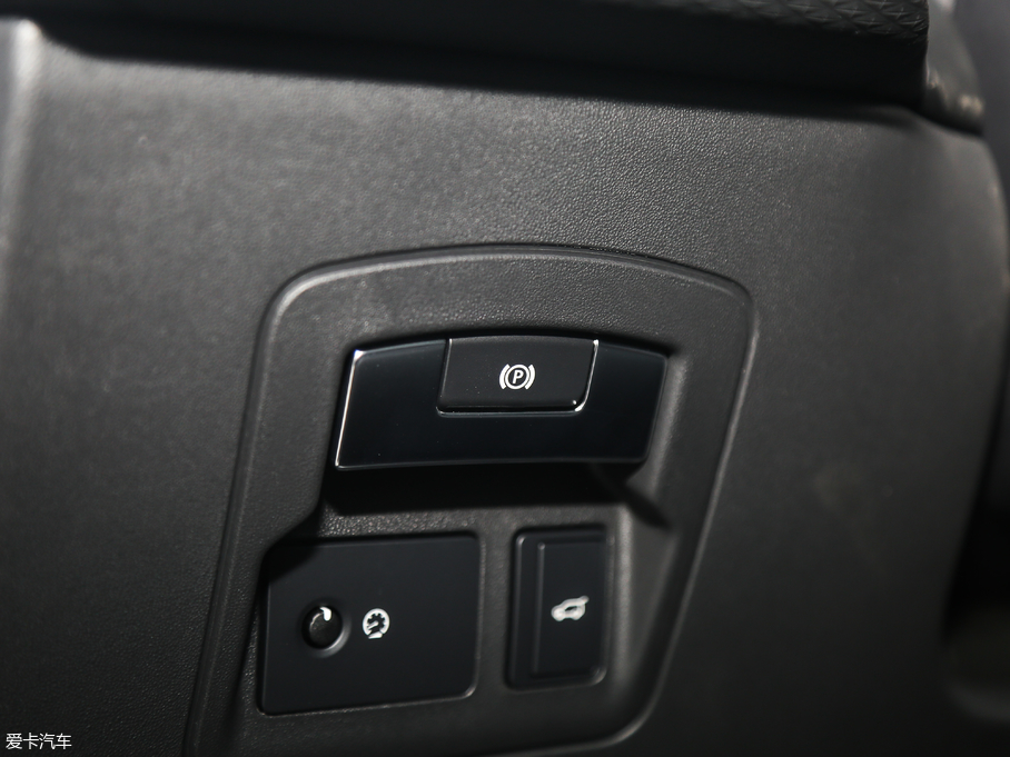 2018} P300 S R-DYNAMIC