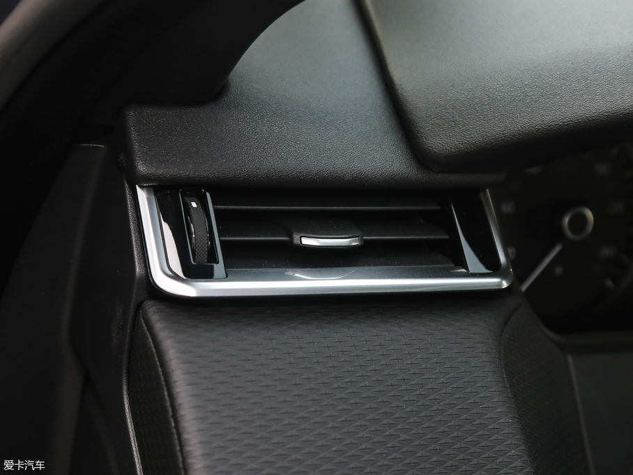 2018} P300 S R-DYNAMIC