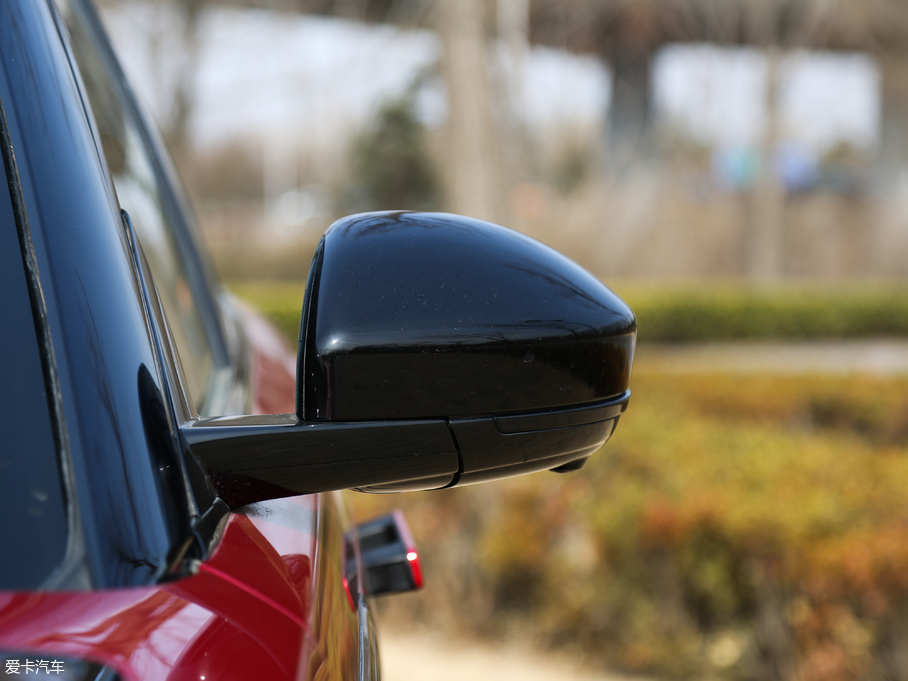 2018} P380 R-DYNAMIC HSE