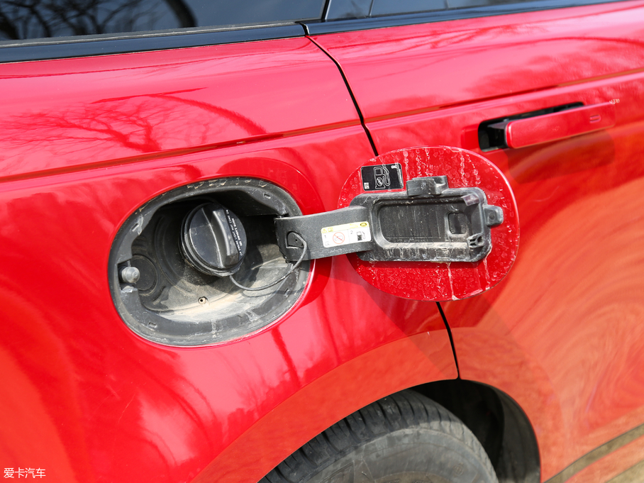 2018} P380 R-DYNAMIC HSE