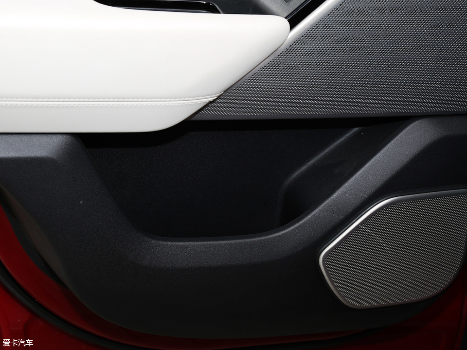 2018} P380 R-DYNAMIC HSE