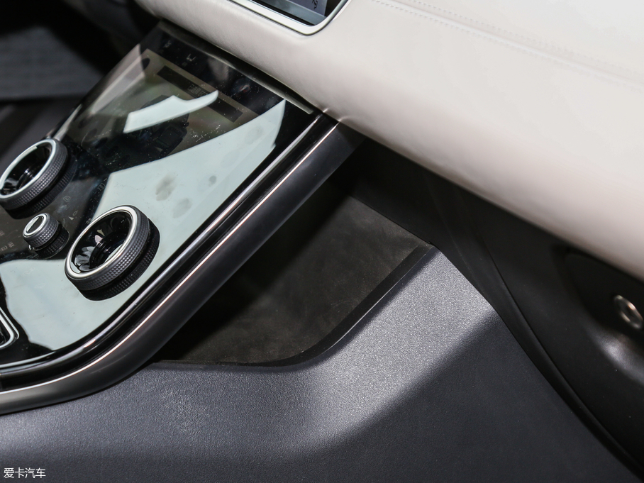 2018} P380 R-DYNAMIC HSE