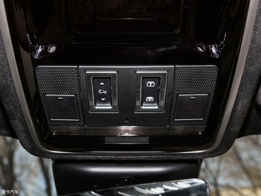 2018} P380 R-DYNAMIC HSE