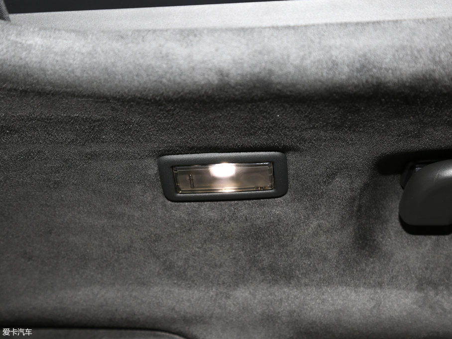 2018} P380 R-DYNAMIC HSE