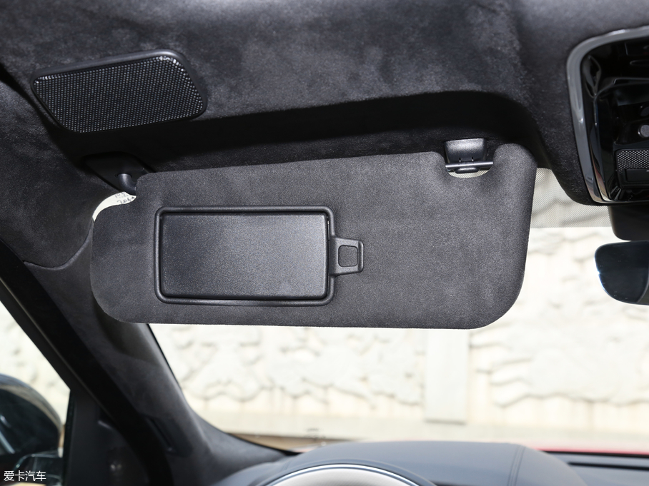 2018} P380 R-DYNAMIC HSE