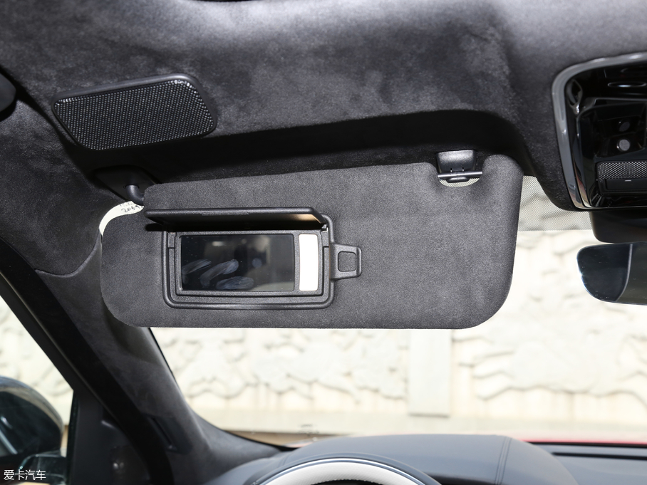 2018} P380 R-DYNAMIC HSE