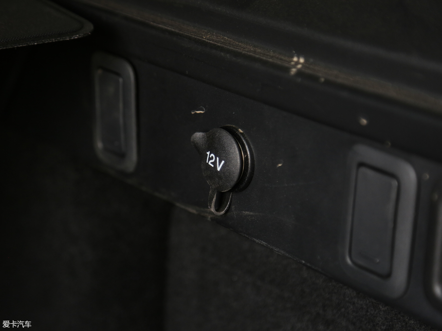 2018} P380 R-DYNAMIC HSE