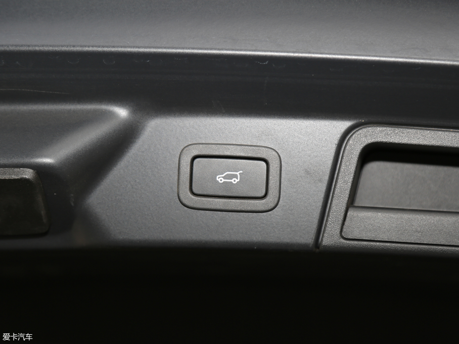 2018} P380 R-DYNAMIC HSE