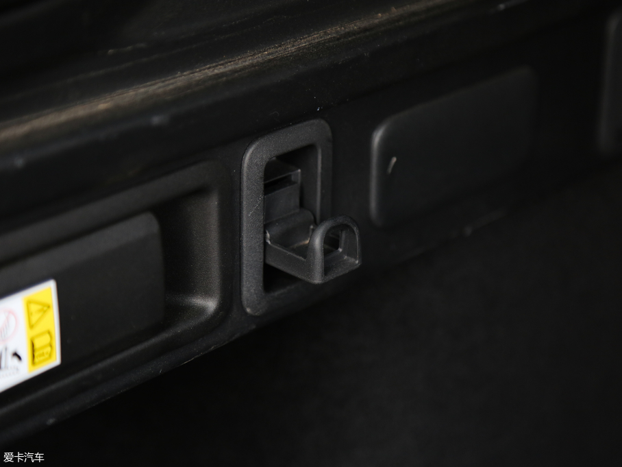 2018} P380 R-DYNAMIC HSE