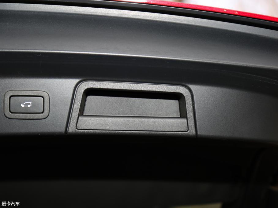 2018} P380 R-DYNAMIC HSE