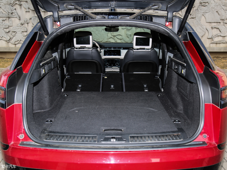 2018} P380 R-DYNAMIC HSE