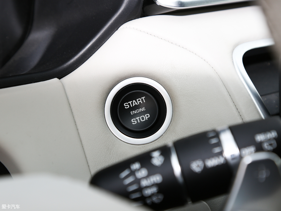 2018} P380 R-DYNAMIC HSE