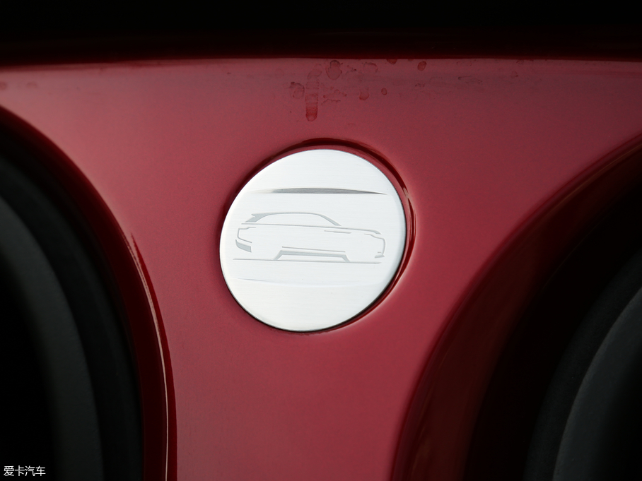 2018} P380 R-DYNAMIC HSE