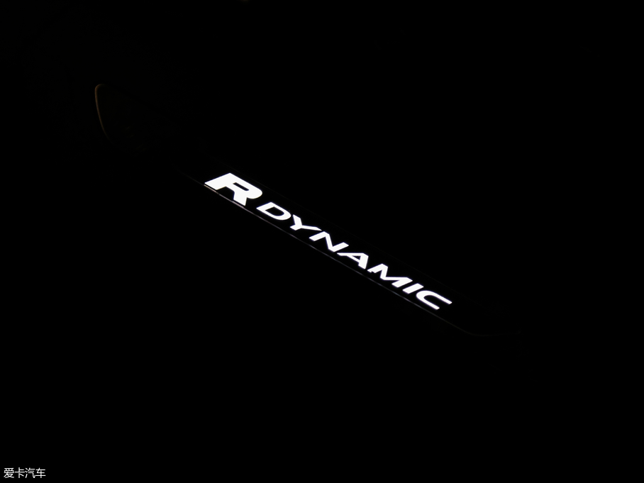 2018} P380 R-DYNAMIC HSE