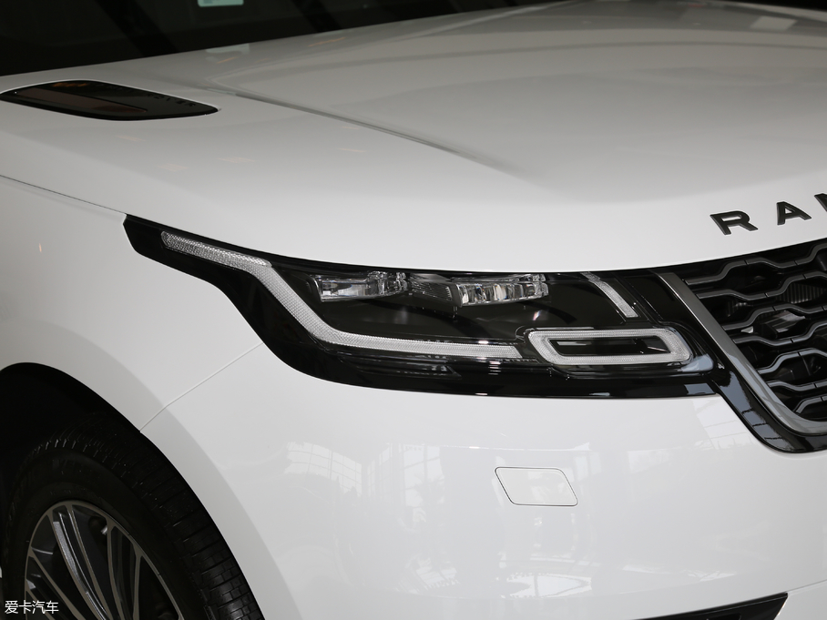 2018} P380 R-DYNAMIC HSE