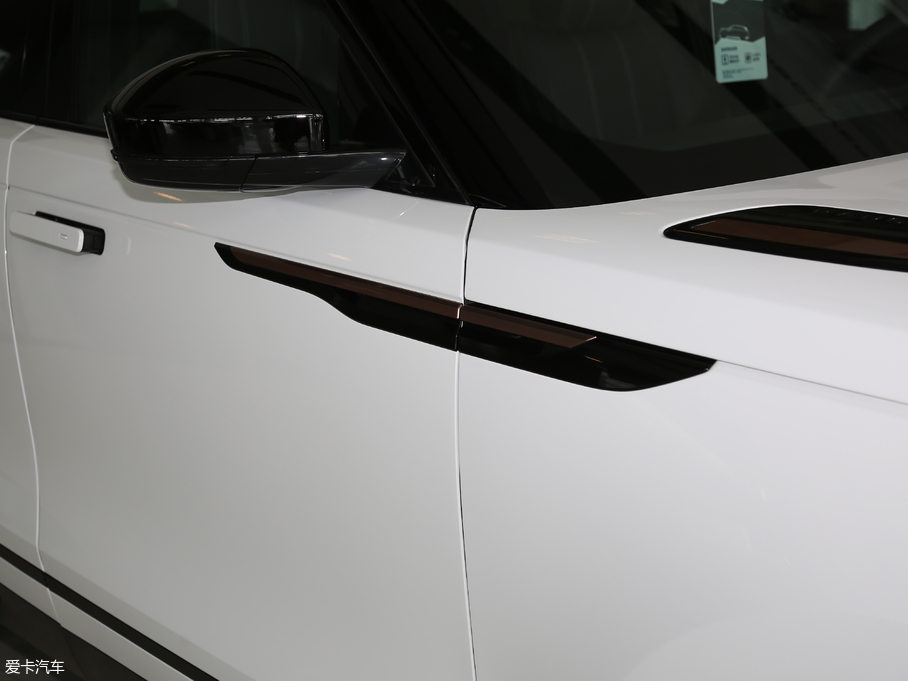 2018} P380 R-DYNAMIC HSE