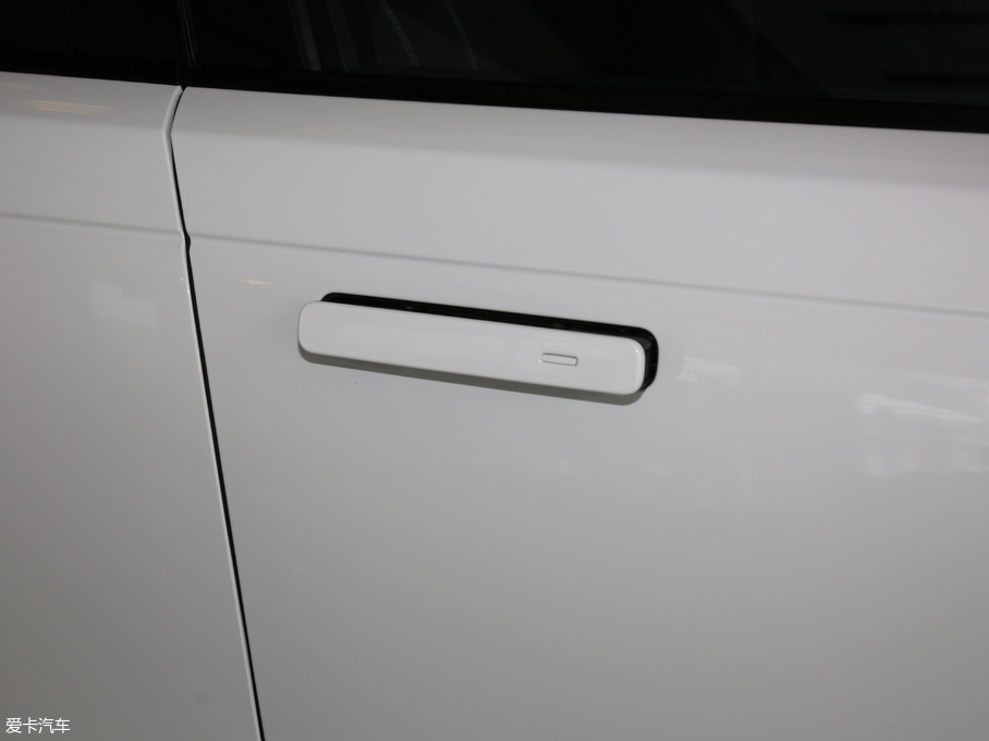 2018} P380 R-DYNAMIC HSE