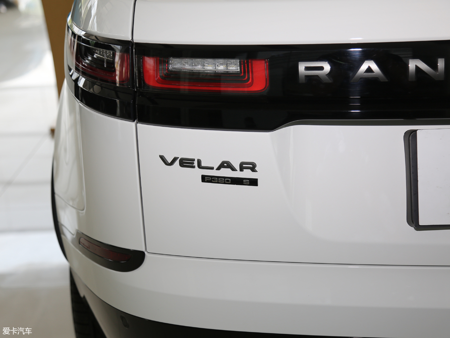 2018} P380 R-DYNAMIC HSE