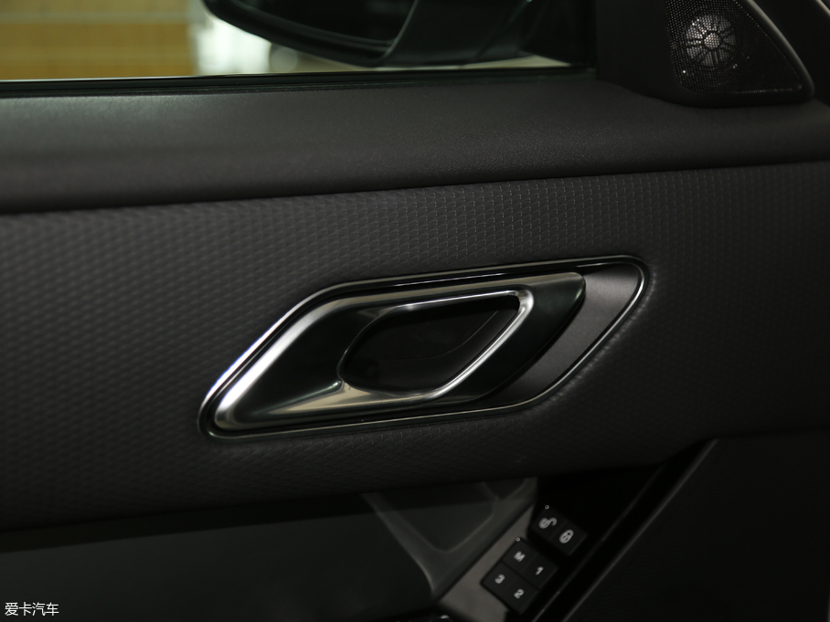 2018} P380 R-DYNAMIC HSE