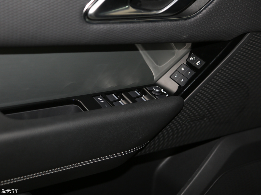 2018} P380 R-DYNAMIC HSE