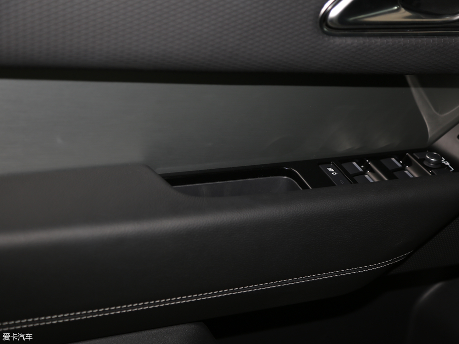 2018} P380 R-DYNAMIC HSE