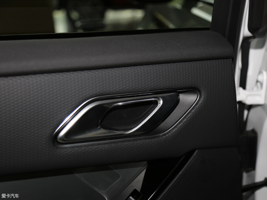 2018} P380 R-DYNAMIC HSE