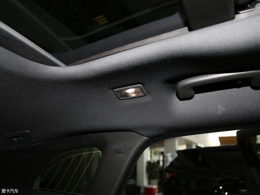 2018} P380 R-DYNAMIC HSE