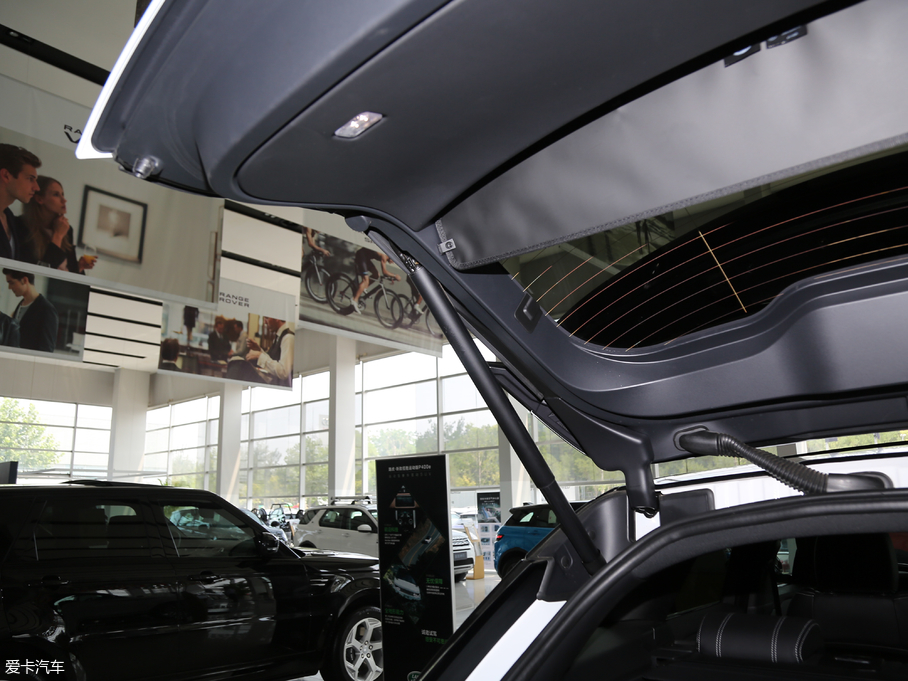 2018} P380 R-DYNAMIC HSE