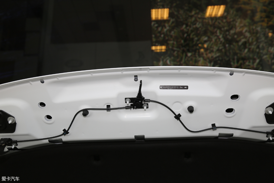 2018} P380 R-DYNAMIC HSE