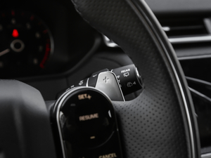 2018P380 R-DYNAMIC S п؅^