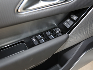 2018P380 R-DYNAMIC SE {܇ƅ^	