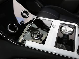 2018P380 R-DYNAMIC SE п؅^