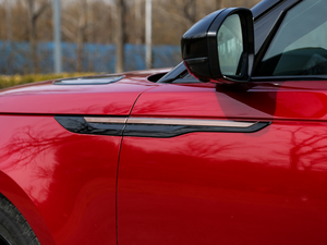 2018P380 R-DYNAMIC HSE ^