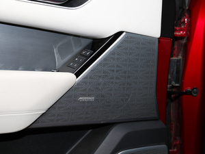 2018P380 R-DYNAMIC HSE g